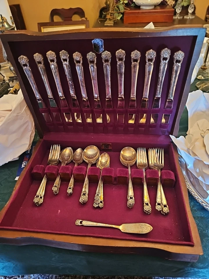 12 Place Settings, International Siver Plate With Storage Box - Image 1 of 1