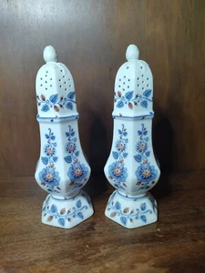 Vintage Pair of 1979 Estee Lauder Porcelain Powder Shaker Floral MINT A8"T - Picture 1 of 4