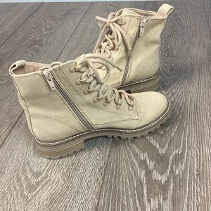 Women's Parker Lace-Up Combat Boots - Universal Thread Tan 6.5 Beige Tan EUC - Picture 1 of 9