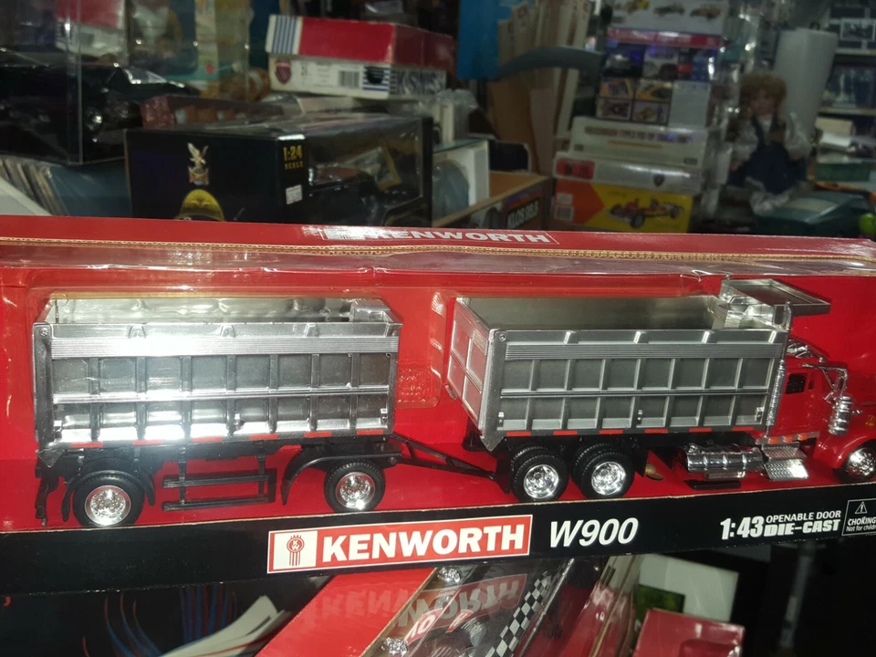 New Ray   Kenworth W-900 1/43  scale Dump truck - Image 1 of 1