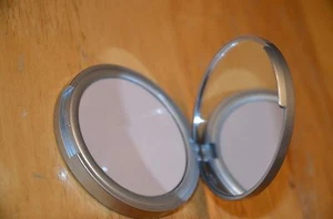 Pressed Mineral Makeup Foundation  Porcelain New .39oz / 11g compact bare - Picture 1 of 4