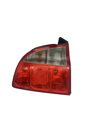 Maserati Coupe GT 2003 luz trasera izquierda conductor luz trasera Foto 1 de 3