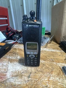 Motorola XTS 5000 Model 3 VHF 136-174 MHz - Zdjęcie 1 z 7