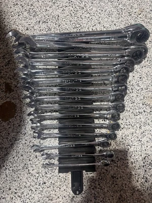 JUEGO DE LLAVES DE TRINQUETE COMBINACIÓN EXTRA LARGA MÉTRICAS 72 DIENTES MATCO 16 PIEZAS 8-24 Foto 1 de 2