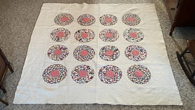 Vintage Handmade 1930's Applique Dresden Plate Quilt  80" x 81" ~ Feedsack - Image 1 of 4