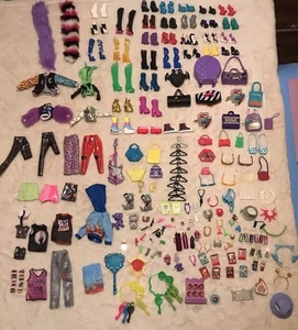 Riesiges Monster High Zubehör Paket Schuhe Kleidung Geldbörsen Sweet Screams +++ - Bild 1 von 14