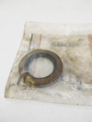 Genuine OEM Briggs & Stratton 691948 Oil Seal NOS - Image 1 of 3
