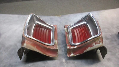 Pontiac Beaumont 1967 par de luces traseras con cuarto de extensión en bruto Foto 1 de 4