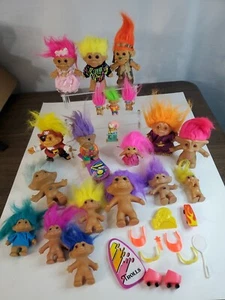 Enorme lotto di bambole troll vintage Russ, Gem Dam, ecc. 20 pezzi e accessori anni 90 - Foto 1 di 23
