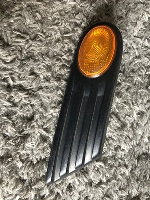 BMW Mini R56 RH Front Wing Indicator & Trim Genuine X1 Drivers  - Image 1 of 4