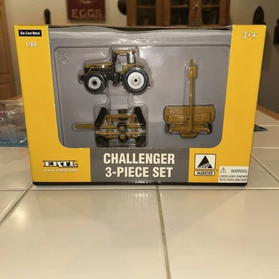 Juego de 3 piezas tractor Ertl Challenger MT665 1/64 Foto 1 de 4