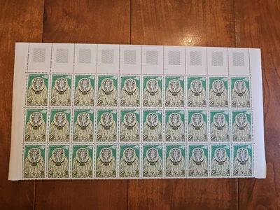 Hoja parcial de 30 estampillas MNH Upper Volta Scott #75 Wart Hog - 2F Foto 1 de 4