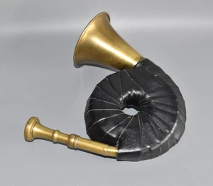 Vintage Small Hunting Horn Blowing Horn Tray #E5 - Picture 1 of 9