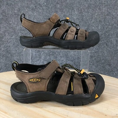 Sandálias Keen Youth 3 Newport Fisherman marrom conforto biqueira fechada sem salto 1009996 - Imagem 1 de 4