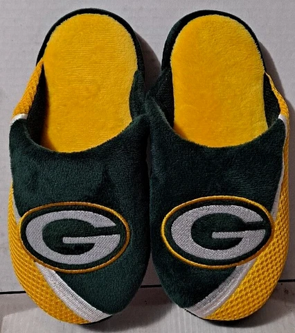 Green Bay Packers Youth Kids Big Logo Stripe Slippers Size Medium (3/4) NWOT Cover
