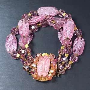 Bracciale Firmato Corona Trifari Tono Oro 3 Fili Vetro Perline Rosa 7,5" Fantasia - Foto 1 di 23