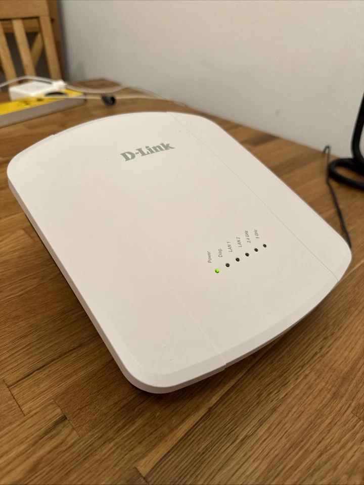 D-Link DWL-8610AP Dual Band AC1750 Access Point Wi-Fi Router PoE + PSU - Bild 1 von 1