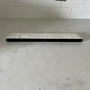 Official Nintendo Wii Wide Range Wireless Ultra Sensor Bar White Tested - Picture 1 of 4