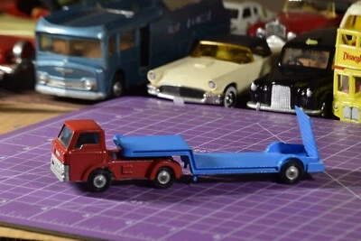 Modelos Husky Ford Serie D con remolque de carga fundido a presión coleccionable Foto 1 de 4