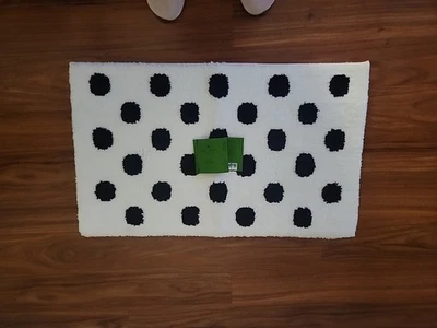 Новый с ценниками белый ковер для ванны Kate Spade в горошек 20x32 дюйма - Изображение 1 из 4