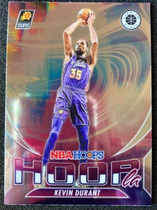 2023-24 Hoops Premium Stock #1 Kevin Durant Hoopla. Phoenix Suns - Foto 1 di 2
