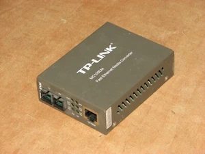 Lot of 4 media converter 100Base-TX to 100Base-FX , model: MC100CM - Picture 1 of 2