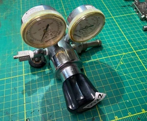 REGULADOR GAS ALTA PRESIÓN MATHESON MODELO 81-250-590 - Imagen 1 de 3