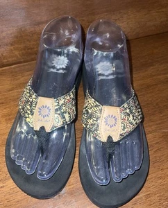 yellow box flip flops wedge 6.5 - Picture 1 of 5