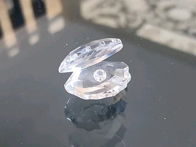 Swarovski Crystal Small Open Clam Oyster Shell Figurine With Pearl - Image 1 of 4