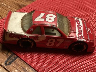 Matchbox Super Stars 1993 | Joe Nemechek #87 Dentyne diecast 1:66 | suelto Foto 1 de 4