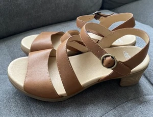 Dansko Tansy Leather Sandal in Luggage Brown 40/9.5-10 NWOB - Afbeelding 1 van 7