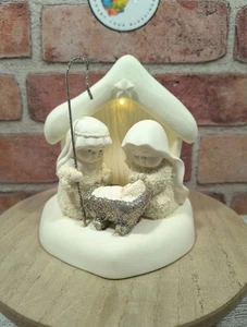 Departamento 56 Figura de porcelana de belén Snow Dream debajo de la estrella de Navidad - Imagen 1 de 6