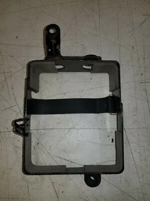 Suzuki GZ250 2003 caja de batería Foto 1 de 2