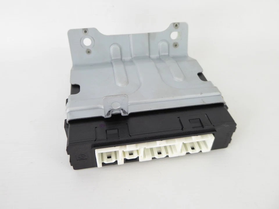 Mazda 3 (BL) 2.3 MZR DISI MPS Centralina Di Chiusura Centralizzata BBM2675DZD - Immagine 1 di 4