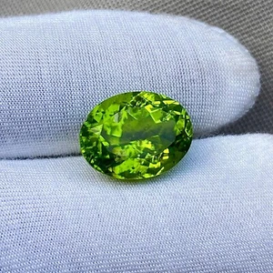 8,80 ct. natürlicher ovaler peridot facettierter Schliff loser Edelstein zur ... - Bild 1 von 3
