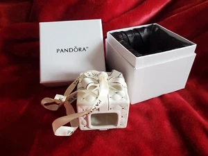 Pandora 2016 - Holiday Christmas Present Ornament W Gift Box Hiding Spot - NICE - Picture 1 of 3