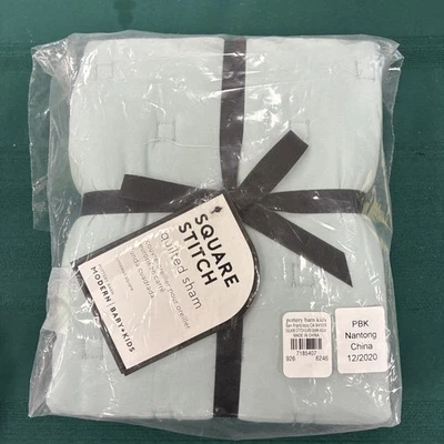 Almohada acolchada Pottery Barn moderna de punto cuadrado para bebé + niños falsa euro cuadrada AQUA Foto 1 de 4