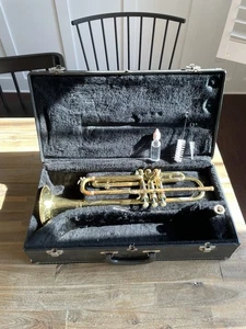 Vintage Vincent Bach Mercedes II Messing Trompete mit Hartschalenkoffer KOSTENLOSER VERSAND - Bild 1 von 22