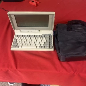 Vintage Toshiba T1100 Plus Laptop Computer for Parts or Repair T 1100 - Photo 1/17
