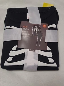 NWT new Kid’s Halloween Skeleton Matching Pajama Set - Black Size 6 - Picture 1 of 4