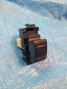 2000-2005 TOYOTA MR2 SPYDER PASSENGER SIDE REAR DOOR WINDOW SWITCH - OEM - Picture 1 of 7