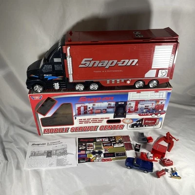 Игрушечный игровой набор Snap-On Tools мобильный сервисный центр ремонт мотор грузовика макс. 23 дюйма - Изображение 1 из 4