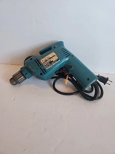 Makita 3/8" regelbarer reversibler Akkubohrer 6404 mit Spannfutterschlüssel siehe Bild/Beschreibung - Bild 1 von 13