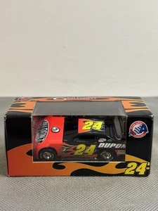 Jeff Gordon 2009 DuPont Dirt Car 1/64 pressofuso - Foto 1 di 3