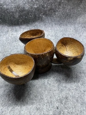 BANDEJA PARA SERVIR CON CÁSCARA DE COCO SECCIÓN DE 5 TAZONES NUECES Caramelos y más para temporada navideña Foto 1 de 4