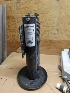 HWH 500082HR 9- 15000 Pound Leveling Jack used - Picture 1 of 3