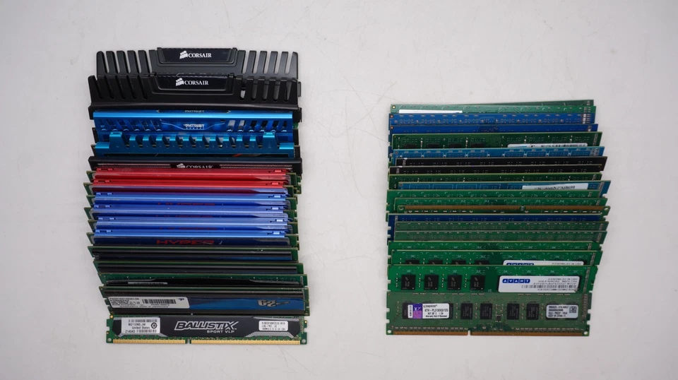 Lote de 36 Memorias de Escritorio Marca Mix 4GB PC3-10600 DDR3-1333MHz Foto 1 de 1