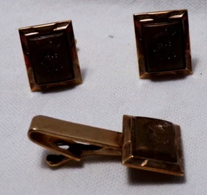1960s Carved Lucite Roman Soldier Cufflinks And Tie Clip Set - Picture 1 of 4
