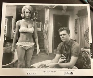 PHOTO FILM SEXY CHRIS NOEL 8x10 PHOTO BEACH BALL 1965