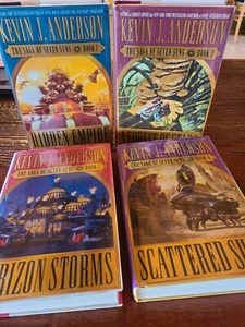 ALLE SIGNIERT Kevin J. Anderson The Saga of Seven Suns 1-4 Set NEU 1. Hidden Stars - Bild 1 von 17